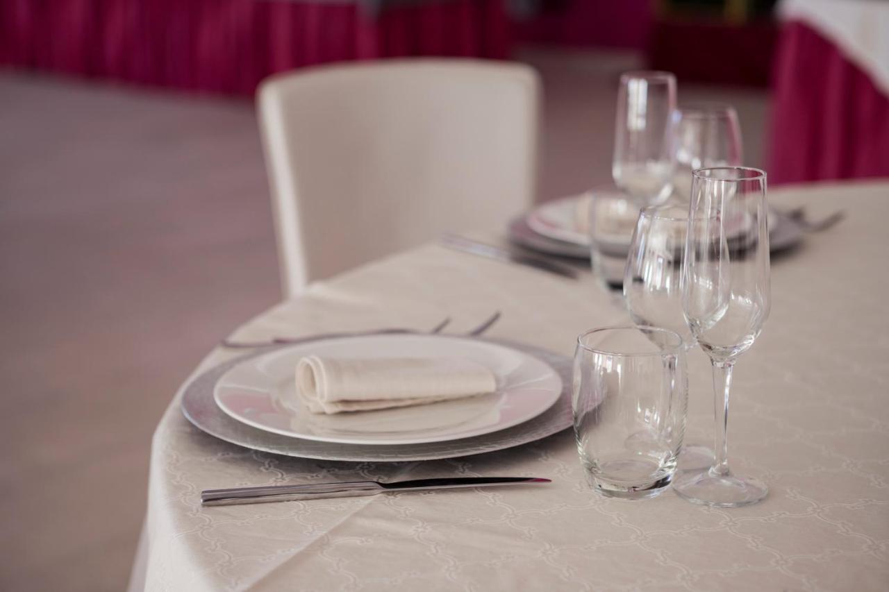Manhattan Village Hotel Sulmona Eksteriør billede