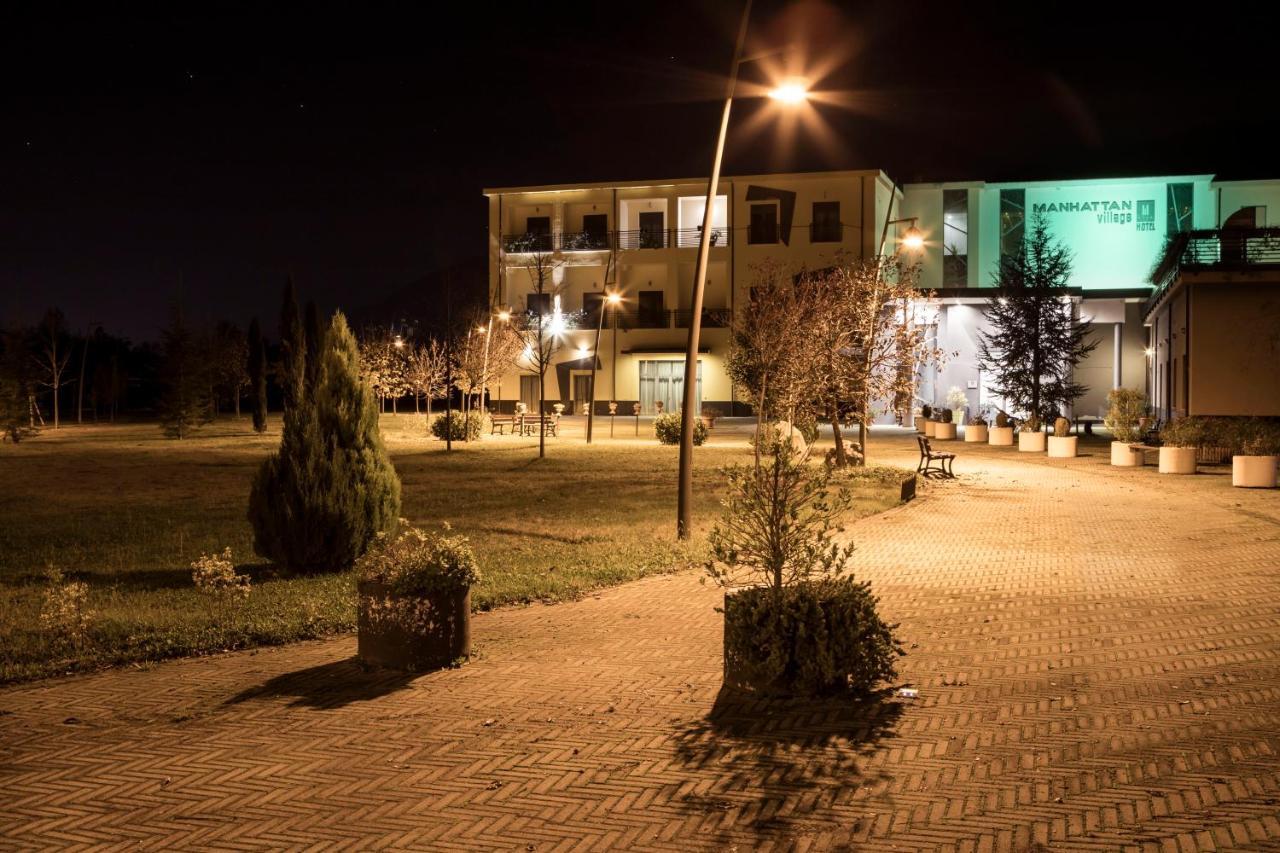 Manhattan Village Hotel Sulmona Eksteriør billede