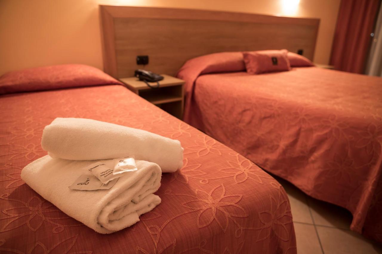 Manhattan Village Hotel Sulmona Eksteriør billede