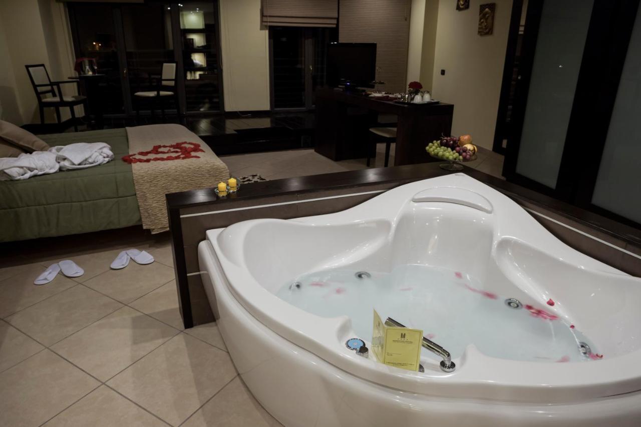Manhattan Village Hotel Sulmona Eksteriør billede