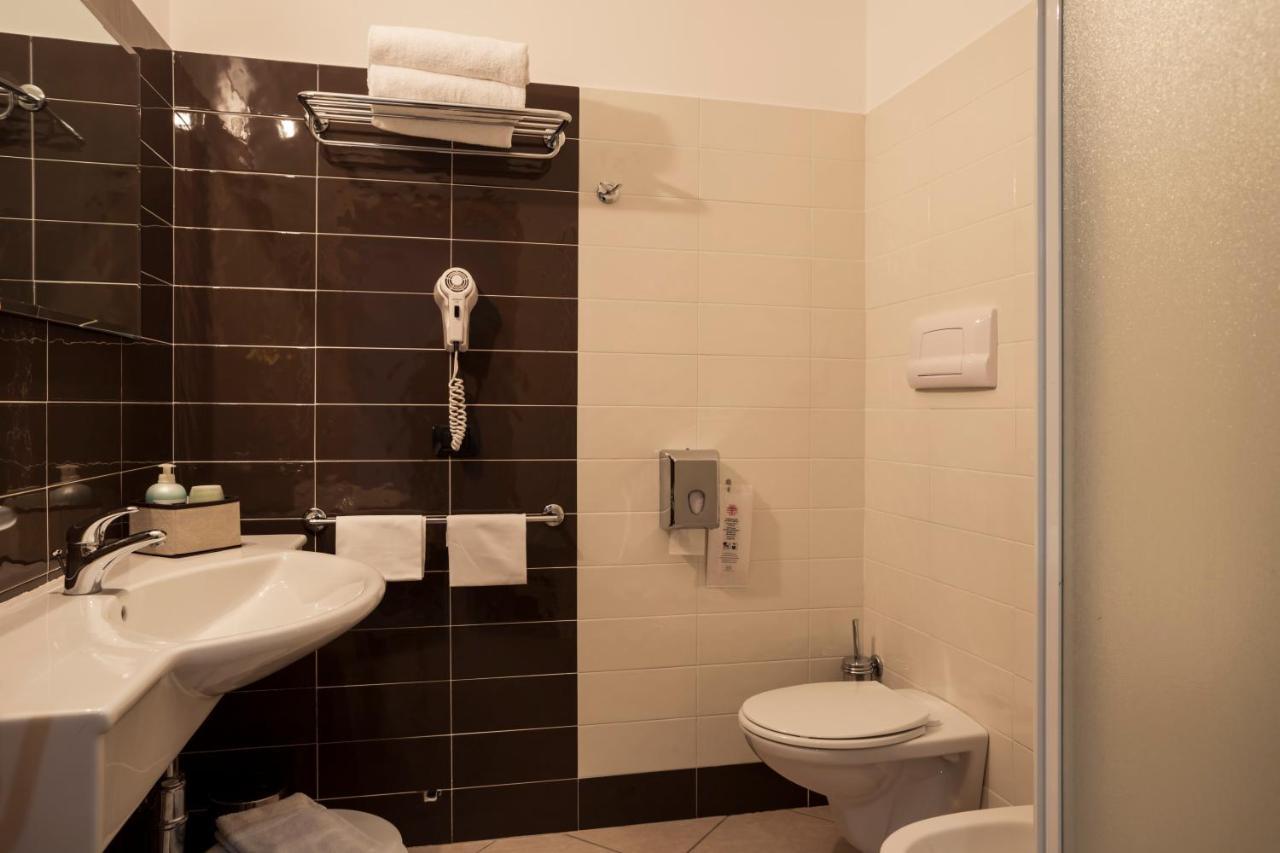 Manhattan Village Hotel Sulmona Eksteriør billede